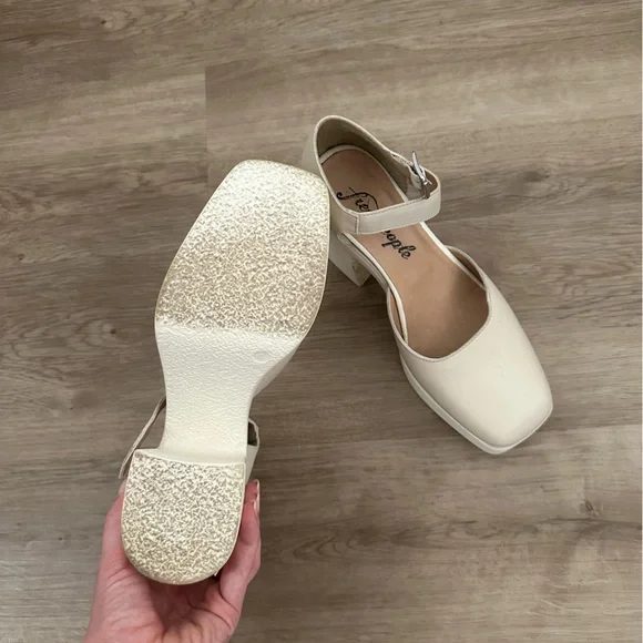 Free People - Gwen Mary Jane Platform Pump in Moonlight - Picture 2 of 4